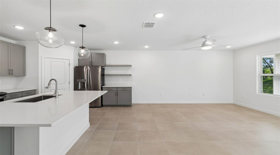 DAVENPORT, Florida 33837, 4 Bedrooms Bedrooms, ,2 BathroomsBathrooms,Residential,For Sale,REIN,0,MFRO6395417