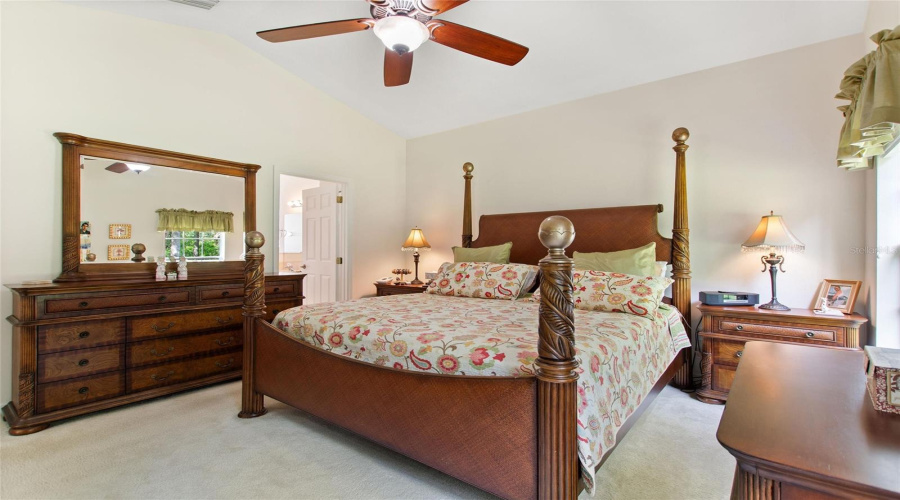 En suite primary bedroom