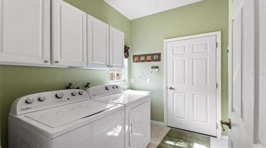 Corridor laundry to garage