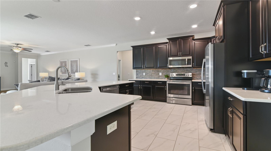 DAVENPORT, Florida 33896, 4 Bedrooms Bedrooms, ,4 BathroomsBathrooms,Residential,For Sale,MICKELSON,0,MFRL4950998