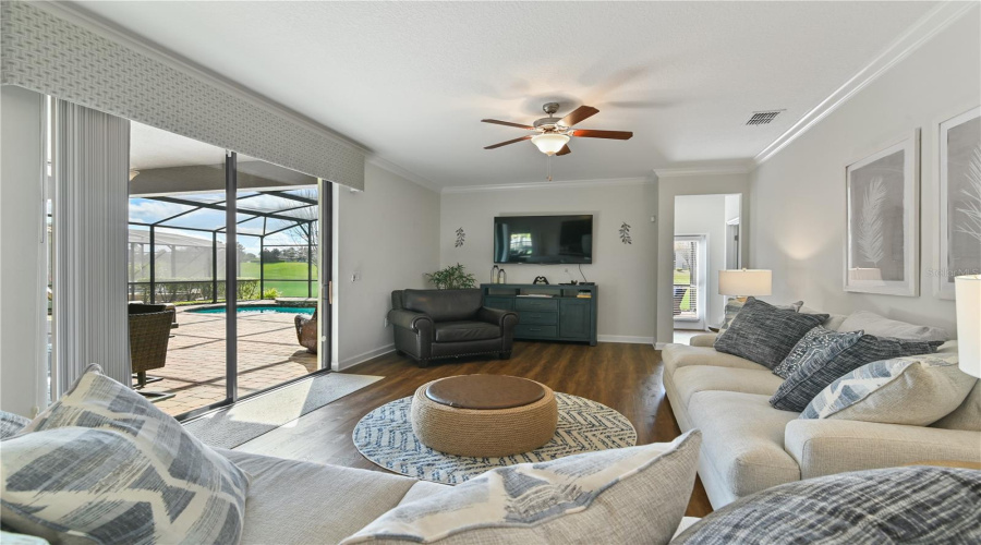 DAVENPORT, Florida 33896, 4 Bedrooms Bedrooms, ,4 BathroomsBathrooms,Residential,For Sale,MICKELSON,0,MFRL4950998