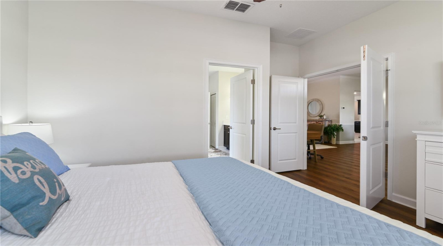 DAVENPORT, Florida 33896, 4 Bedrooms Bedrooms, ,4 BathroomsBathrooms,Residential,For Sale,MICKELSON,0,MFRL4950998