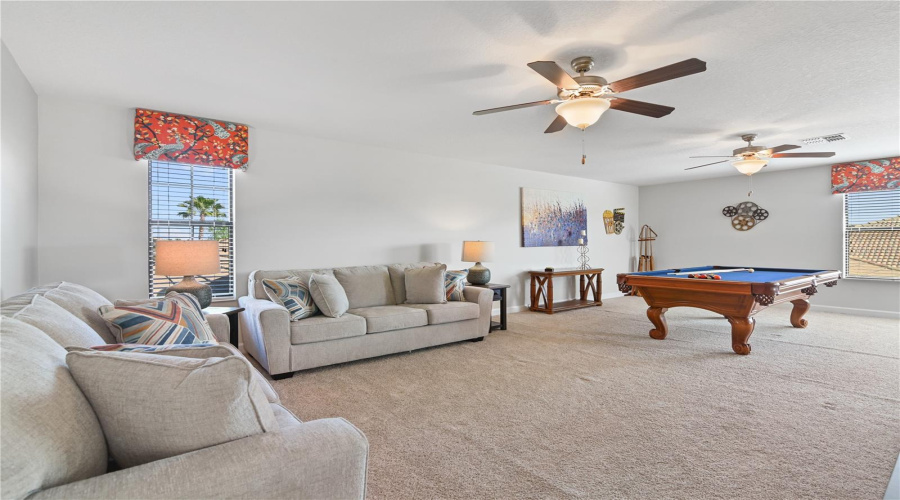 DAVENPORT, Florida 33896, 4 Bedrooms Bedrooms, ,4 BathroomsBathrooms,Residential,For Sale,MICKELSON,0,MFRL4950998