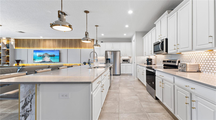 KISSIMMEE, Florida 34747, 9 Bedrooms Bedrooms, ,6 BathroomsBathrooms,Residential,For Sale,AMELIA DOWNS,0,MFRO6332544