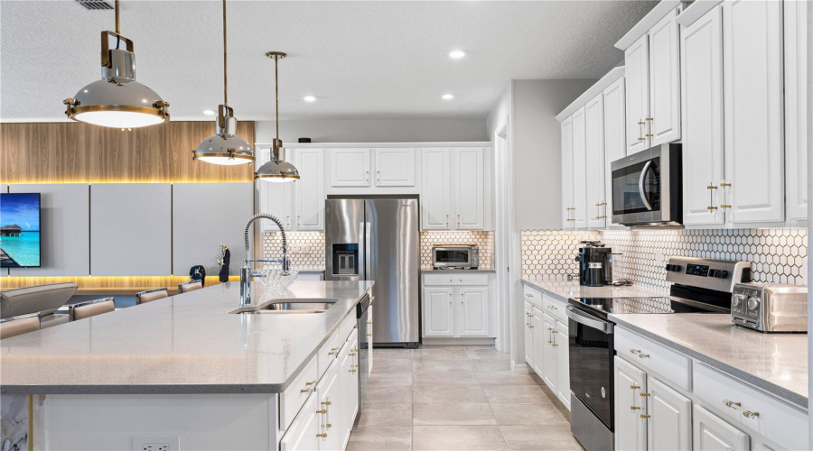 KISSIMMEE, Florida 34747, 9 Bedrooms Bedrooms, ,6 BathroomsBathrooms,Residential,For Sale,AMELIA DOWNS,0,MFRO6332544