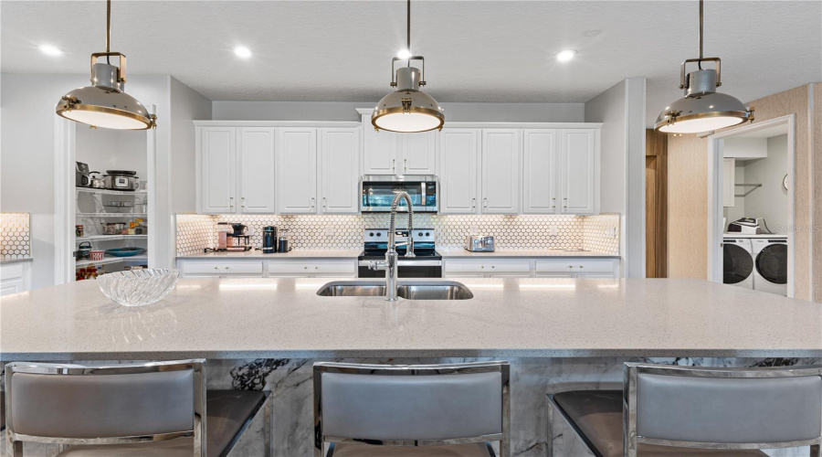 KISSIMMEE, Florida 34747, 9 Bedrooms Bedrooms, ,6 BathroomsBathrooms,Residential,For Sale,AMELIA DOWNS,0,MFRO6332544