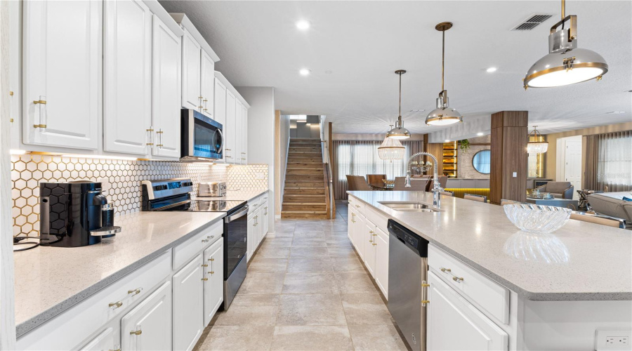 KISSIMMEE, Florida 34747, 9 Bedrooms Bedrooms, ,6 BathroomsBathrooms,Residential,For Sale,AMELIA DOWNS,0,MFRO6332544