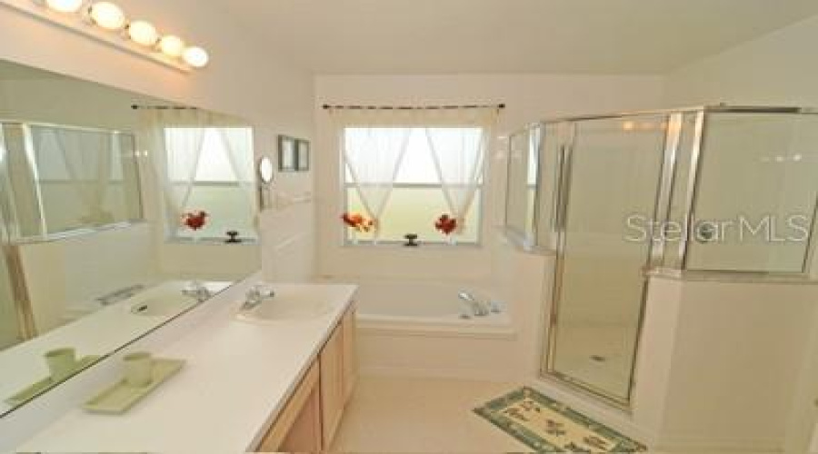 KISSIMMEE, Florida 34746, 4 Bedrooms Bedrooms, ,3 BathroomsBathrooms,Residential,For Sale,EAGLE POINTE,0,MFRO6395669