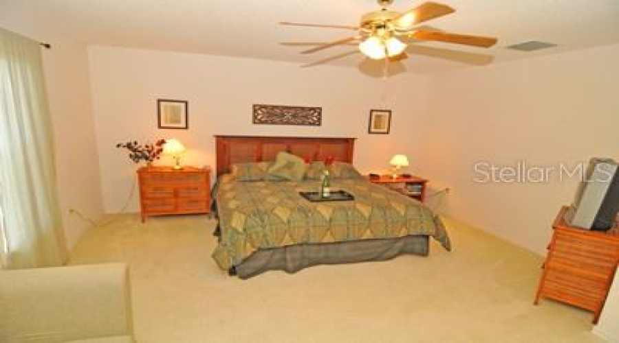 KISSIMMEE, Florida 34746, 4 Bedrooms Bedrooms, ,3 BathroomsBathrooms,Residential,For Sale,EAGLE POINTE,0,MFRO6395669