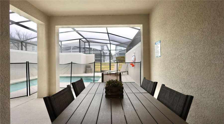 DAVENPORT, Florida 33896, 4 Bedrooms Bedrooms, ,3 BathroomsBathrooms,Residential,For Sale,DOGLEG,0,MFRO6395490