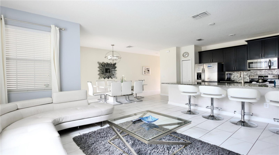 DAVENPORT, Florida 33896, 4 Bedrooms Bedrooms, ,3 BathroomsBathrooms,Residential,For Sale,DOGLEG,0,MFRO6395490