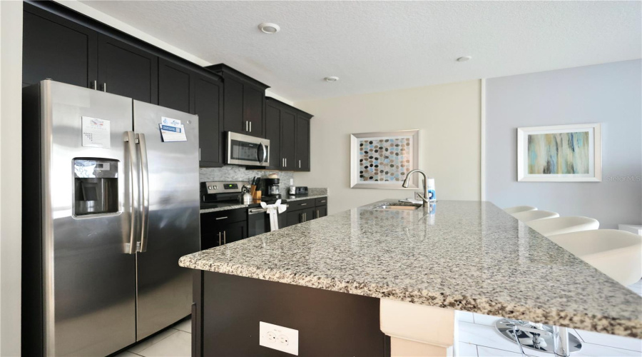 DAVENPORT, Florida 33896, 4 Bedrooms Bedrooms, ,3 BathroomsBathrooms,Residential,For Sale,DOGLEG,0,MFRO6395490