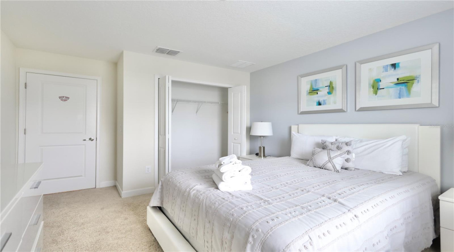 DAVENPORT, Florida 33896, 4 Bedrooms Bedrooms, ,3 BathroomsBathrooms,Residential,For Sale,DOGLEG,0,MFRO6395490