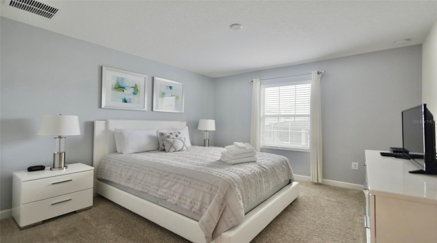 DAVENPORT, Florida 33896, 4 Bedrooms Bedrooms, ,3 BathroomsBathrooms,Residential,For Sale,DOGLEG,0,MFRO6395490