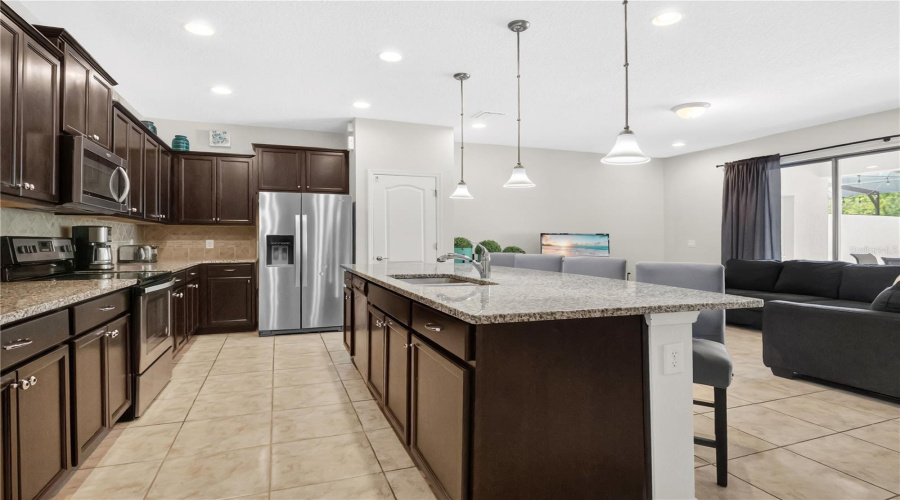 KISSIMMEE, Florida 34747, 5 Bedrooms Bedrooms, ,4 BathroomsBathrooms,Residential,For Sale,GENEVE,0,MFRS5146973