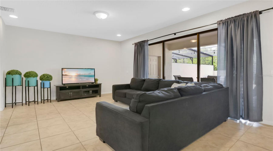 KISSIMMEE, Florida 34747, 5 Bedrooms Bedrooms, ,4 BathroomsBathrooms,Residential,For Sale,GENEVE,0,MFRS5146973