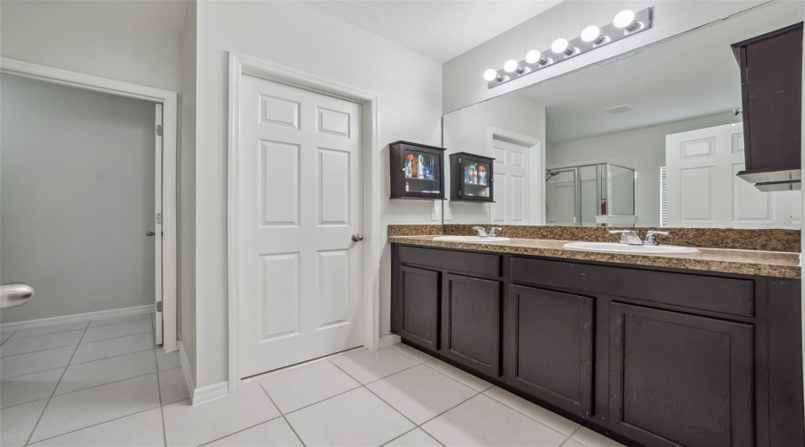 DAVENPORT, Florida 33837, 4 Bedrooms Bedrooms, ,2 BathroomsBathrooms,Residential,For Sale,WHISPERING PINES,0,MFRO6395457