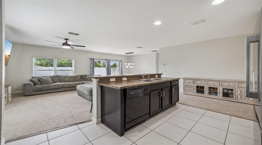 DAVENPORT, Florida 33837, 4 Bedrooms Bedrooms, ,2 BathroomsBathrooms,Residential,For Sale,WHISPERING PINES,0,MFRO6395457
