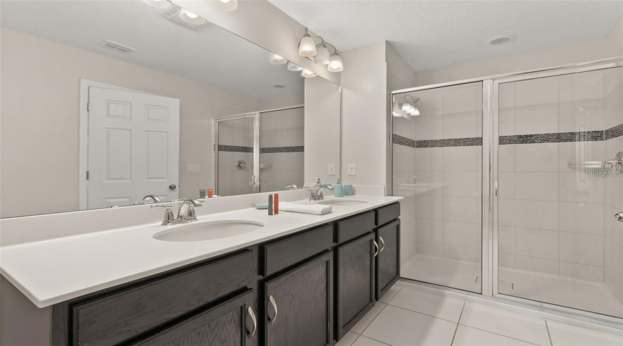 KISSIMMEE, Florida 34747, 3 Bedrooms Bedrooms, ,3 BathroomsBathrooms,Residential,For Sale,CAREY PALM,0,MFRO6395507