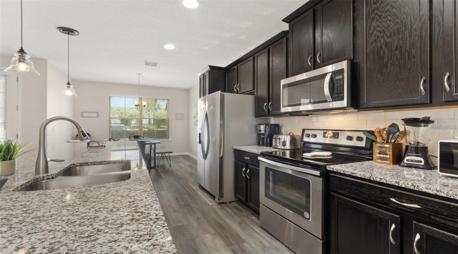 KISSIMMEE, Florida 34747, 3 Bedrooms Bedrooms, ,3 BathroomsBathrooms,Residential,For Sale,CAREY PALM,0,MFRO6395507