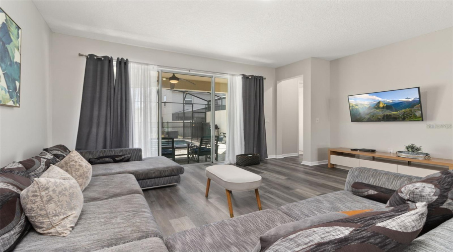 KISSIMMEE, Florida 34747, 3 Bedrooms Bedrooms, ,3 BathroomsBathrooms,Residential,For Sale,CAREY PALM,0,MFRO6395507