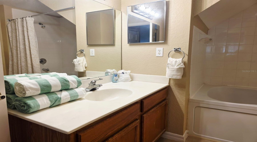 KISSIMMEE, Florida 34746, 3 Bedrooms Bedrooms, ,2 BathroomsBathrooms,Residential,For Sale,GALA,0,MFRS5146981