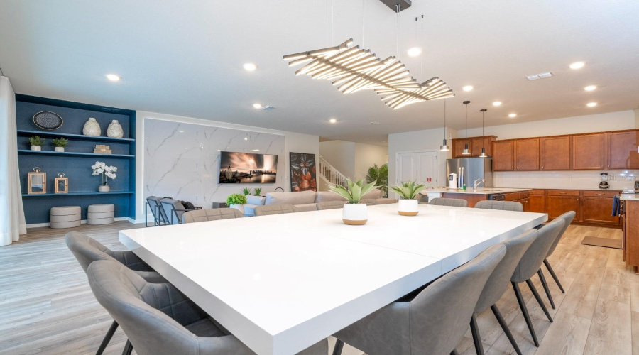 DAVENPORT, Florida 33897, 10 Bedrooms Bedrooms, ,8 BathroomsBathrooms,Residential,For Sale,LANA,0,MFRO6394832