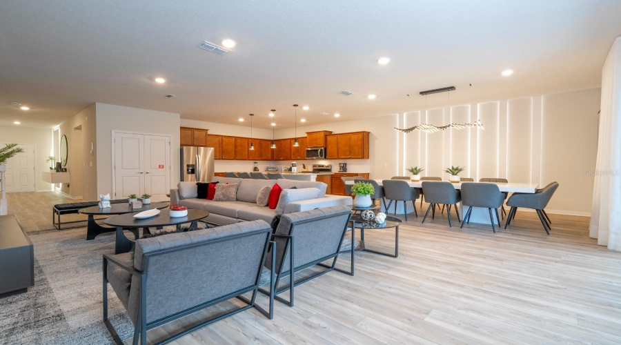 DAVENPORT, Florida 33897, 10 Bedrooms Bedrooms, ,8 BathroomsBathrooms,Residential,For Sale,LANA,0,MFRO6394832