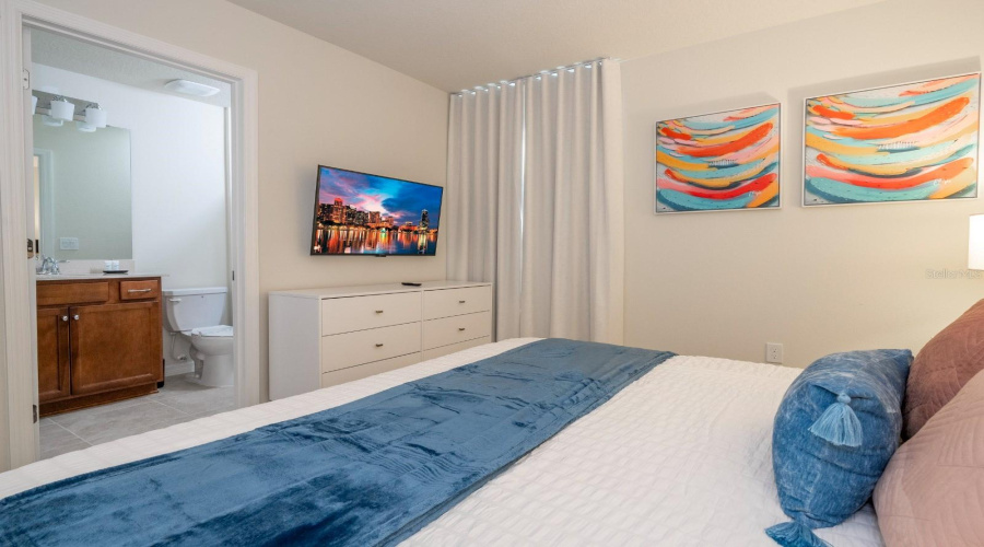 DAVENPORT, Florida 33897, 10 Bedrooms Bedrooms, ,8 BathroomsBathrooms,Residential,For Sale,LANA,0,MFRO6394832