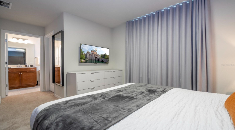 DAVENPORT, Florida 33897, 10 Bedrooms Bedrooms, ,8 BathroomsBathrooms,Residential,For Sale,LANA,0,MFRO6394832