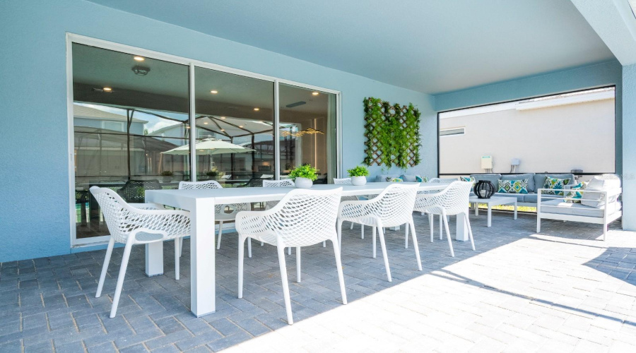 DAVENPORT, Florida 33897, 10 Bedrooms Bedrooms, ,8 BathroomsBathrooms,Residential,For Sale,LANA,0,MFRO6394832