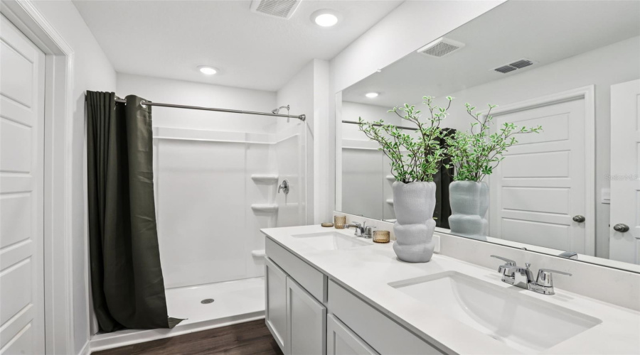 DAVENPORT, Florida 33837, 4 Bedrooms Bedrooms, ,2 BathroomsBathrooms,Residential,For Sale,MOUNTAIN,0,MFRO6395733