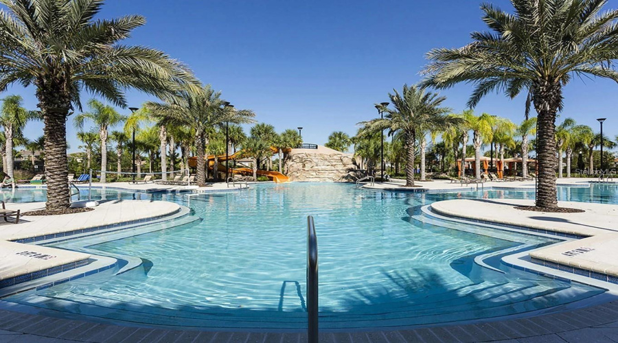 Luxury Community Pool