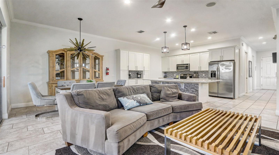 DAVENPORT, Florida 33896, 3 Bedrooms Bedrooms, ,2 BathroomsBathrooms,Residential,For Sale,CAPTIVA,0,MFRO6391482