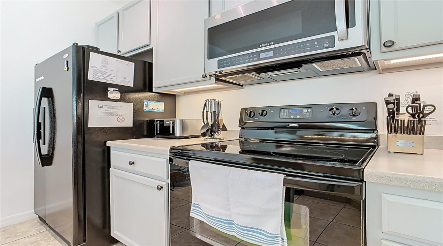 KISSIMMEE, Florida 34747, 4 Bedrooms Bedrooms, ,3 BathroomsBathrooms,Residential,For Sale,YELLOW LANTANA LN,0,MFRO6301286