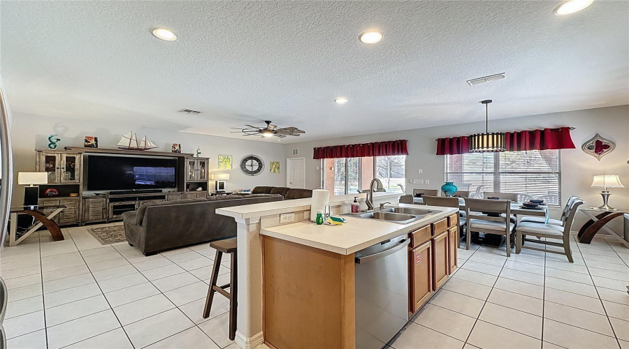 DAVENPORT, Florida 33837, 5 Bedrooms Bedrooms, ,4 BathroomsBathrooms,Residential,For Sale,TIGERLILY,0,MFRS5146691