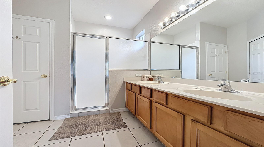 DAVENPORT, Florida 33837, 5 Bedrooms Bedrooms, ,4 BathroomsBathrooms,Residential,For Sale,TIGERLILY,0,MFRS5146691