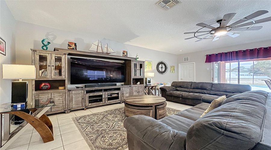 DAVENPORT, Florida 33837, 5 Bedrooms Bedrooms, ,4 BathroomsBathrooms,Residential,For Sale,TIGERLILY,0,MFRS5146691