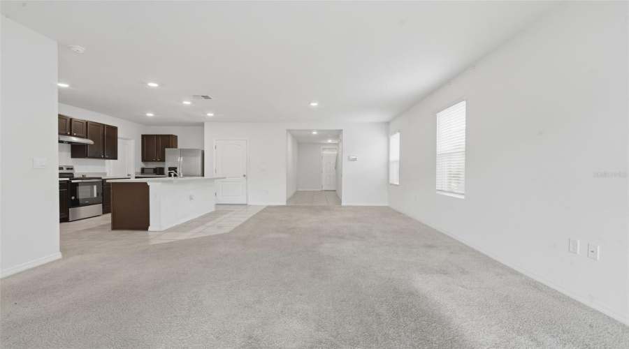 DAVENPORT, Florida 33837, 5 Bedrooms Bedrooms, ,3 BathroomsBathrooms,Residential,For Sale,BERRY,0,MFRP4938314