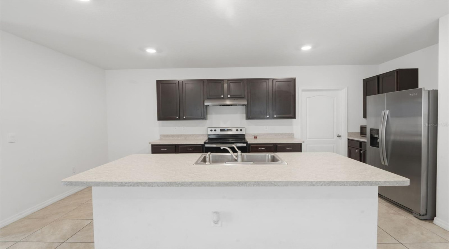 DAVENPORT, Florida 33837, 5 Bedrooms Bedrooms, ,3 BathroomsBathrooms,Residential,For Sale,BERRY,0,MFRP4938314