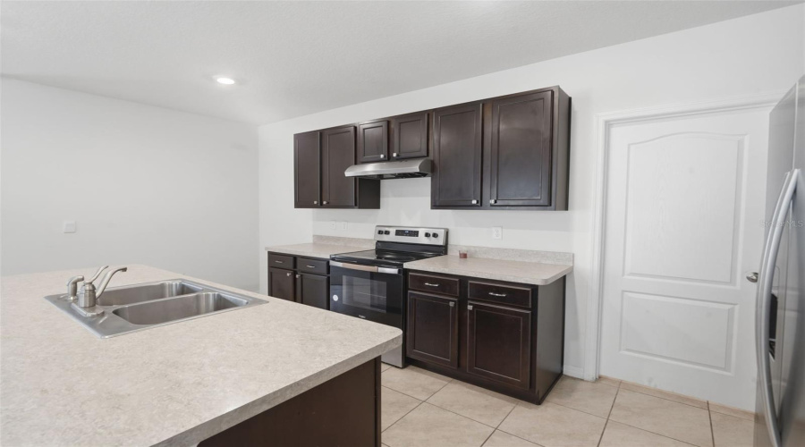 DAVENPORT, Florida 33837, 5 Bedrooms Bedrooms, ,3 BathroomsBathrooms,Residential,For Sale,BERRY,0,MFRP4938314