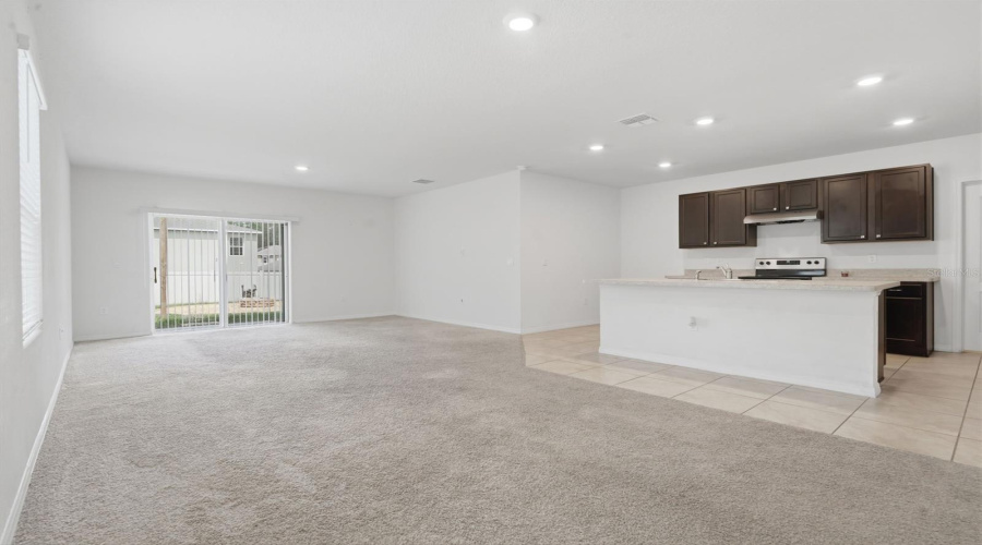 DAVENPORT, Florida 33837, 5 Bedrooms Bedrooms, ,3 BathroomsBathrooms,Residential,For Sale,BERRY,0,MFRP4938314