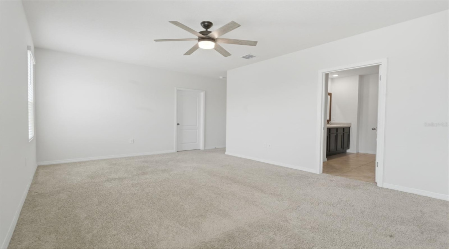 DAVENPORT, Florida 33837, 5 Bedrooms Bedrooms, ,3 BathroomsBathrooms,Residential,For Sale,BERRY,0,MFRP4938314