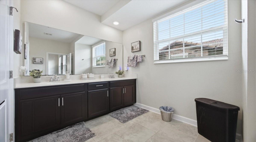 DAVENPORT, Florida 33896, 3 Bedrooms Bedrooms, ,2 BathroomsBathrooms,Residential,For Sale,SHINNECOCK HILLS,0,MFRO6395807