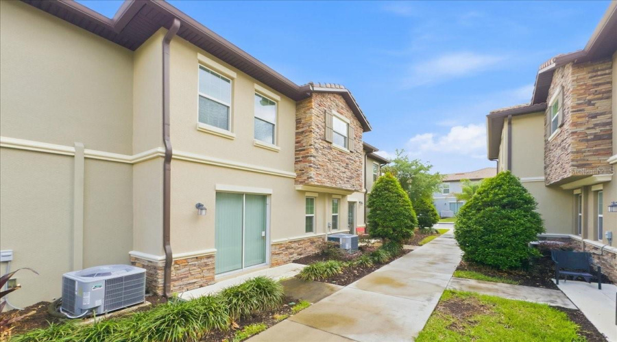 DAVENPORT, Florida 33896, 3 Bedrooms Bedrooms, ,2 BathroomsBathrooms,Residential,For Sale,SHINNECOCK HILLS,0,MFRO6395807