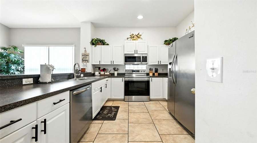 DAVENPORT, Florida 33897, 5 Bedrooms Bedrooms, ,4 BathroomsBathrooms,Residential,For Sale,TUSCAN HILLS,0,MFRS5134240