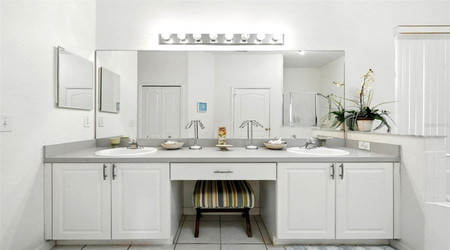 DAVENPORT, Florida 33897, 5 Bedrooms Bedrooms, ,4 BathroomsBathrooms,Residential,For Sale,TUSCAN HILLS,0,MFRS5134240