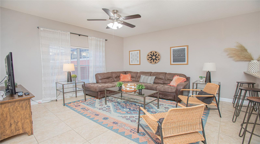 KISSIMMEE, Florida 34747, 4 Bedrooms Bedrooms, ,3 BathroomsBathrooms,Residential,For Sale,CALIFORNIA PALM,0,MFRO6351042