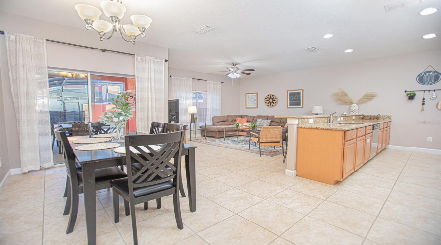 KISSIMMEE, Florida 34747, 4 Bedrooms Bedrooms, ,3 BathroomsBathrooms,Residential,For Sale,CALIFORNIA PALM,0,MFRO6351042