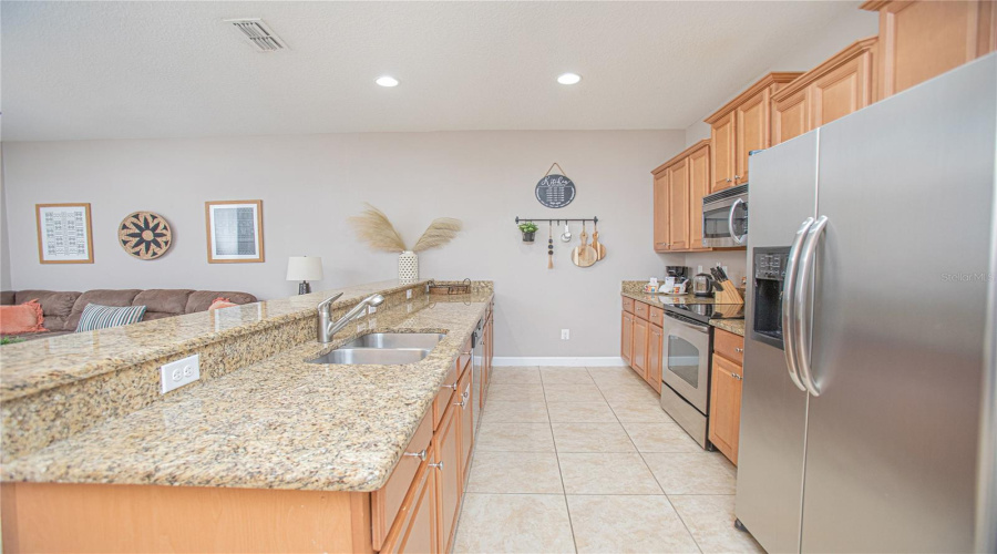 KISSIMMEE, Florida 34747, 4 Bedrooms Bedrooms, ,3 BathroomsBathrooms,Residential,For Sale,CALIFORNIA PALM,0,MFRO6351042